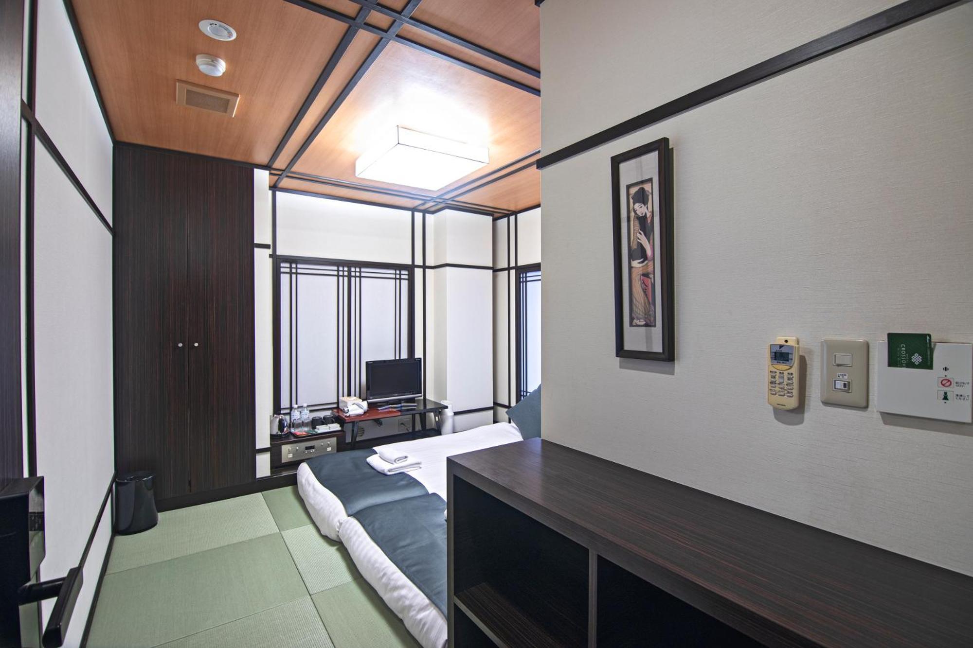 Wonz Hotel Self-Check-In Osaka Esterno foto